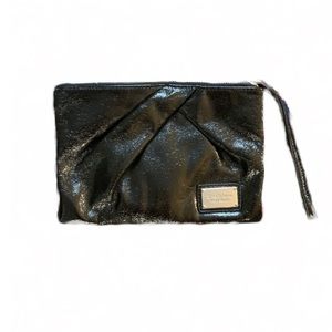 Vera Wang Wristlet 💅